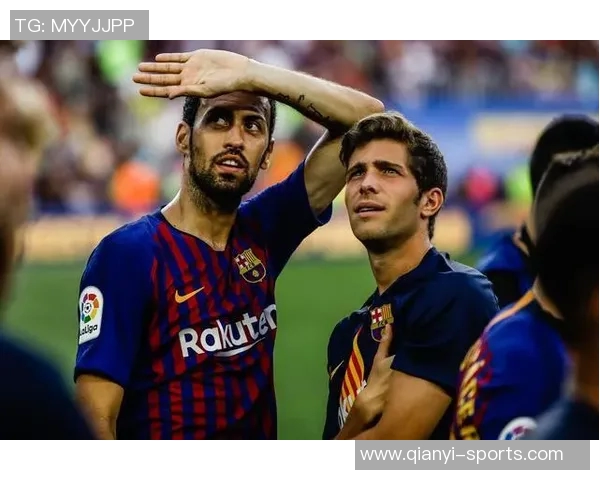 罗贝托与阿尔巴合影留念感慨岁月流逝祝福未来一切顺利