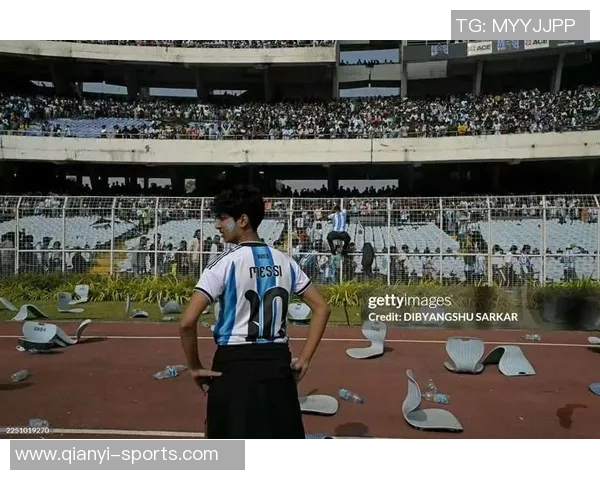 梅西社交媒体被土耳其球迷热情围攻呼吁加盟加拉塔萨雷