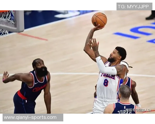 乔治外线表现不佳17投6中三分球命中率低迷但依然贡献14分7篮板4助攻4抢断