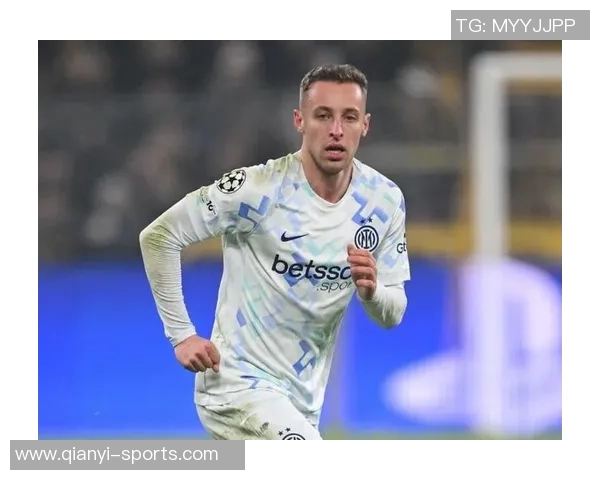 阿达尼称泽林斯基为现代中场球员弗拉泰西在国米面临位置困境 阿达尼称泽林斯基为现代中场球员弗拉泰西在国米面临位置困境